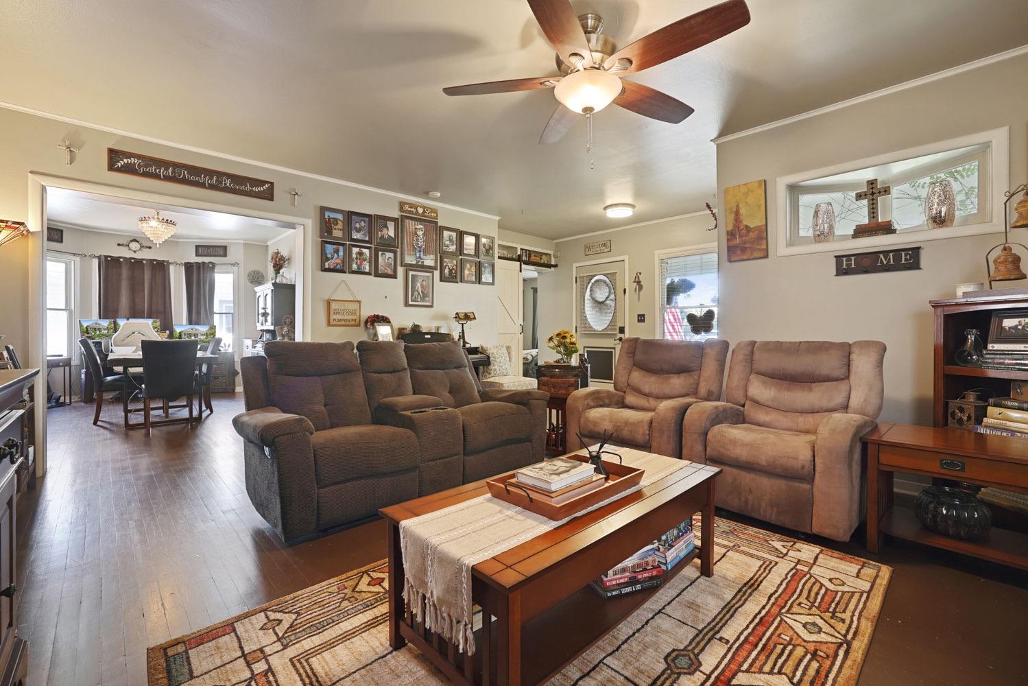 411 Crane Ave, Turlock, CA 95380