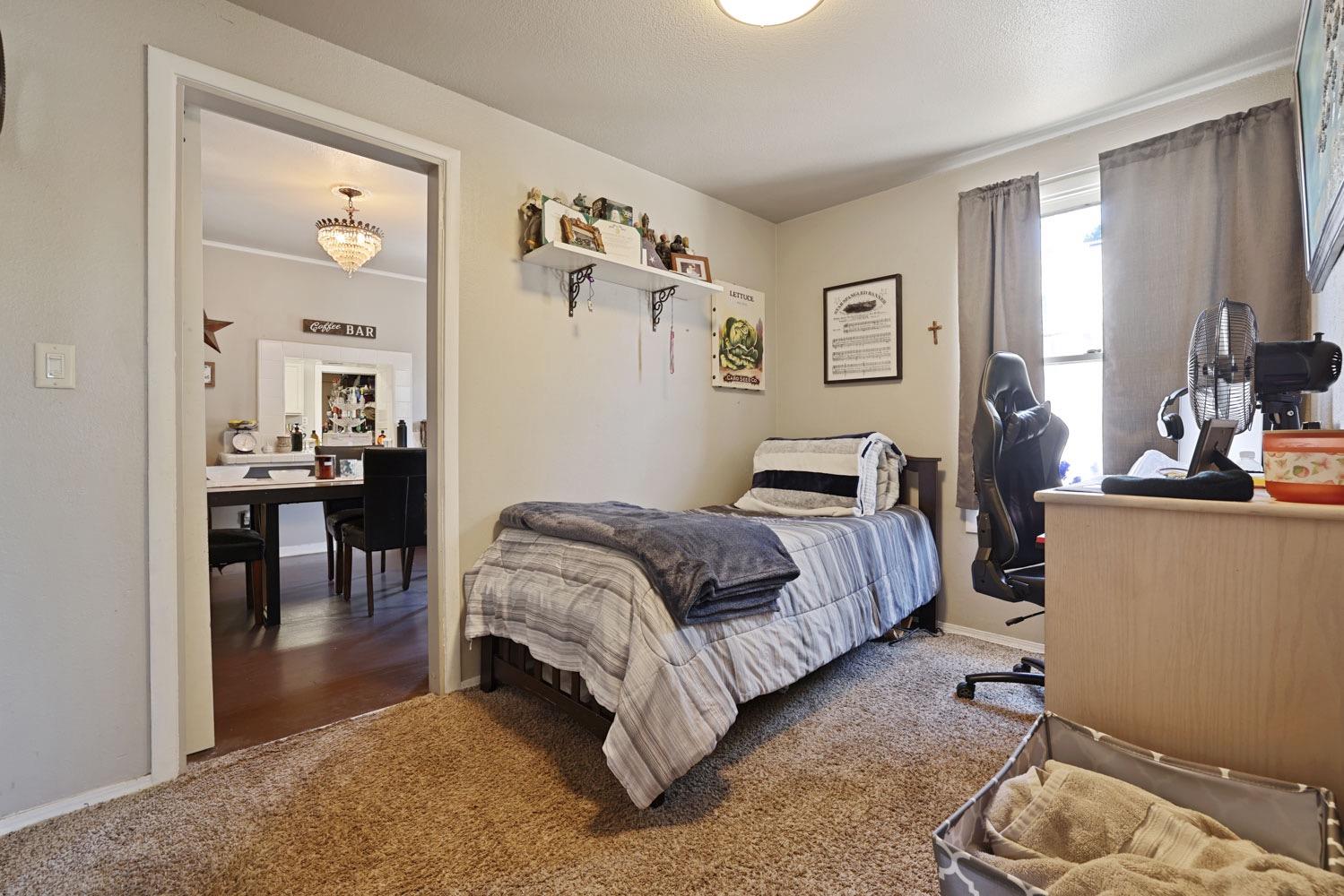 411 Crane Ave, Turlock, CA 95380