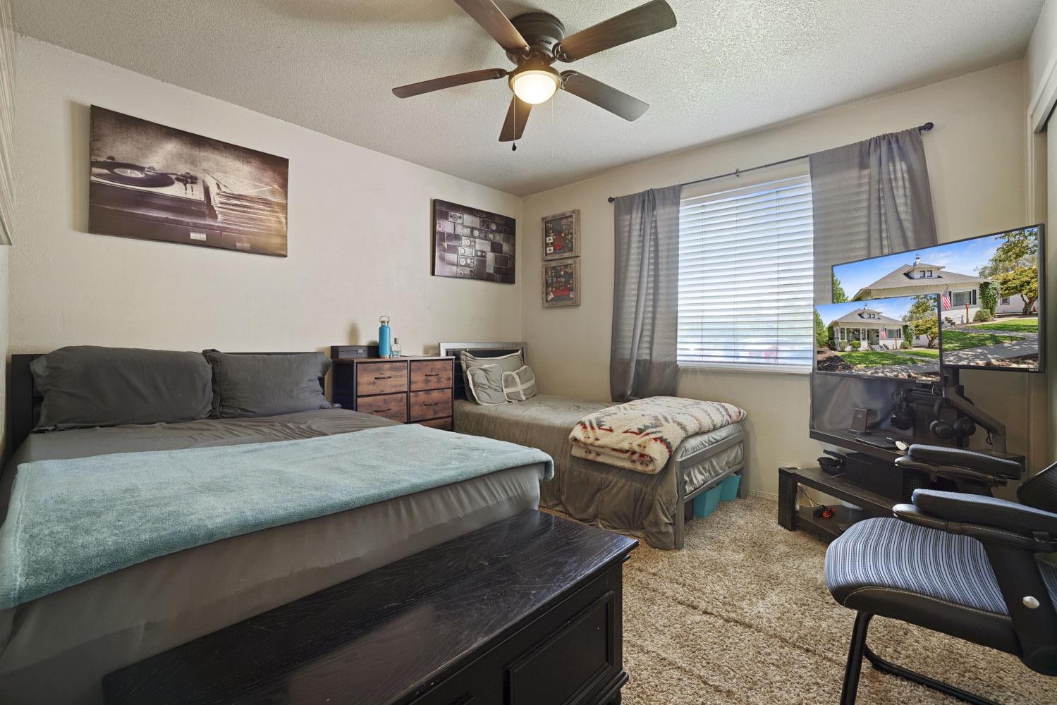 411 Crane Ave, Turlock, CA 95380