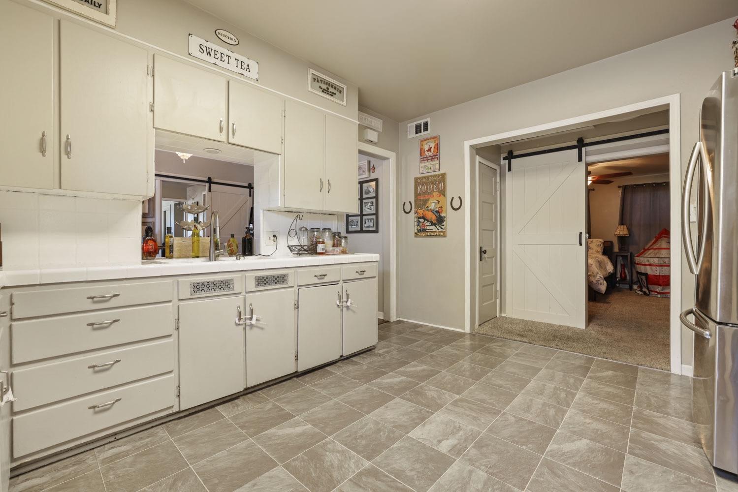 411 Crane Ave, Turlock, CA 95380