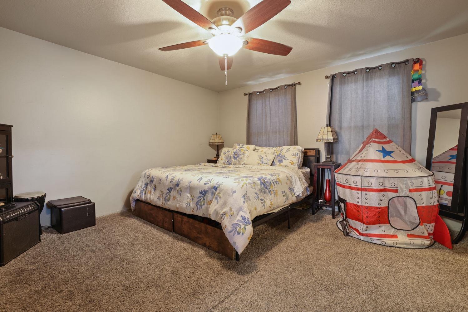 411 Crane Ave, Turlock, CA 95380