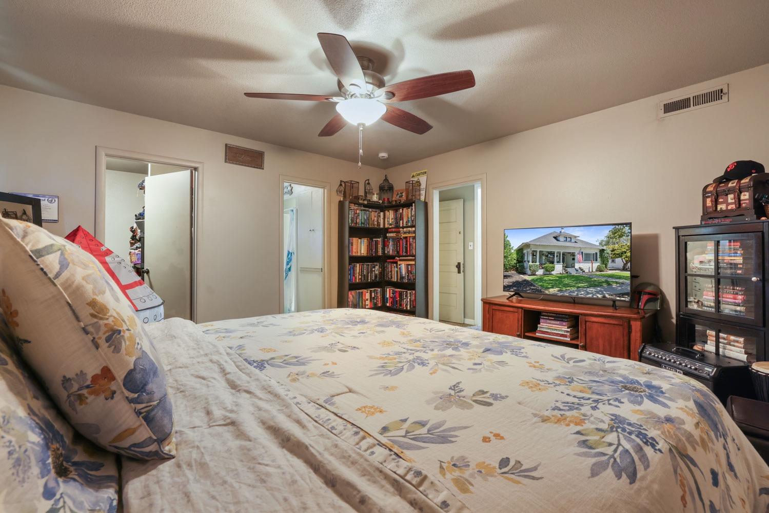 411 Crane Ave, Turlock, CA 95380