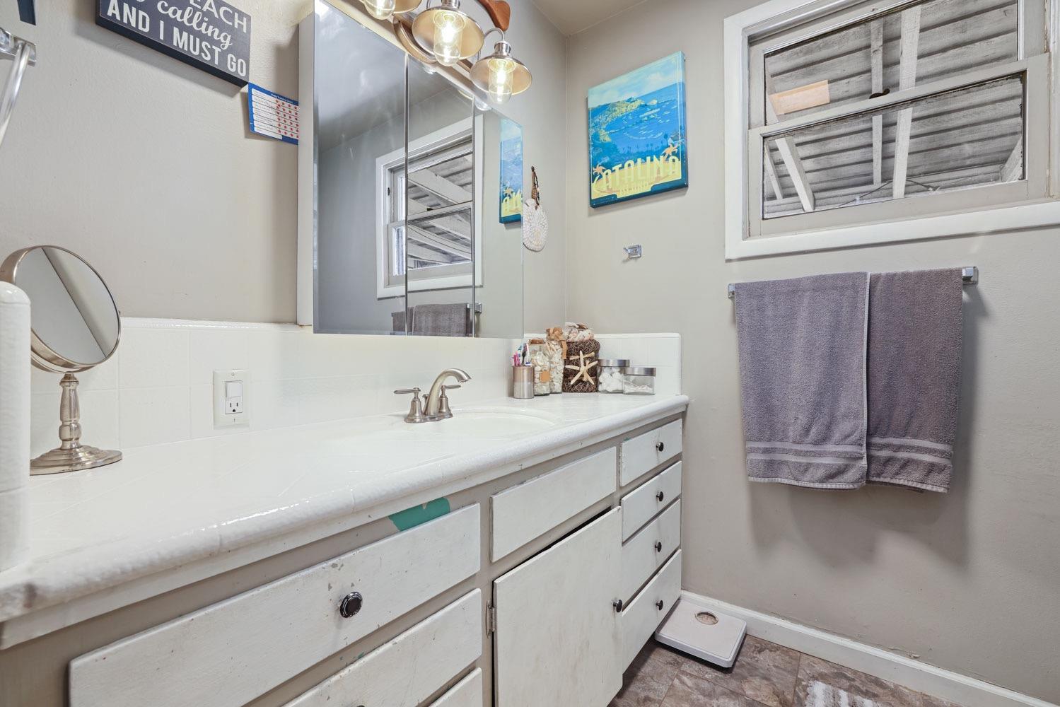 411 Crane Ave, Turlock, CA 95380