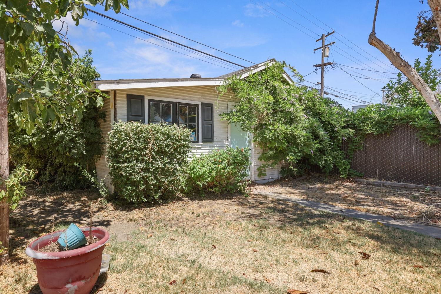 411 Crane Ave, Turlock, CA 95380