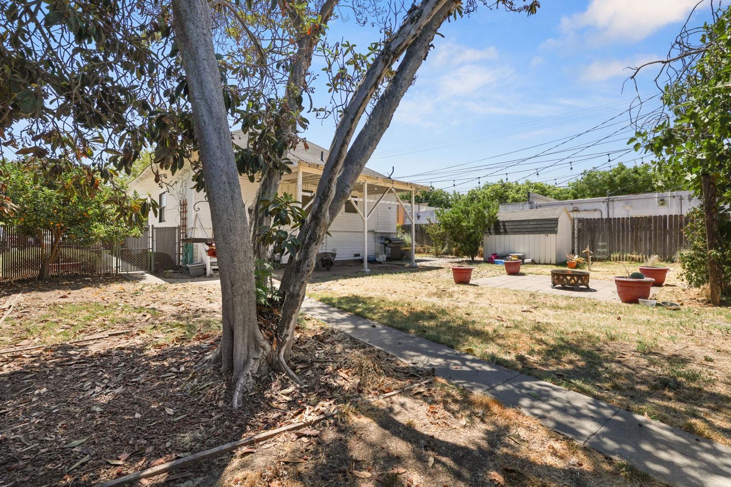 411 Crane Ave, Turlock, CA 95380