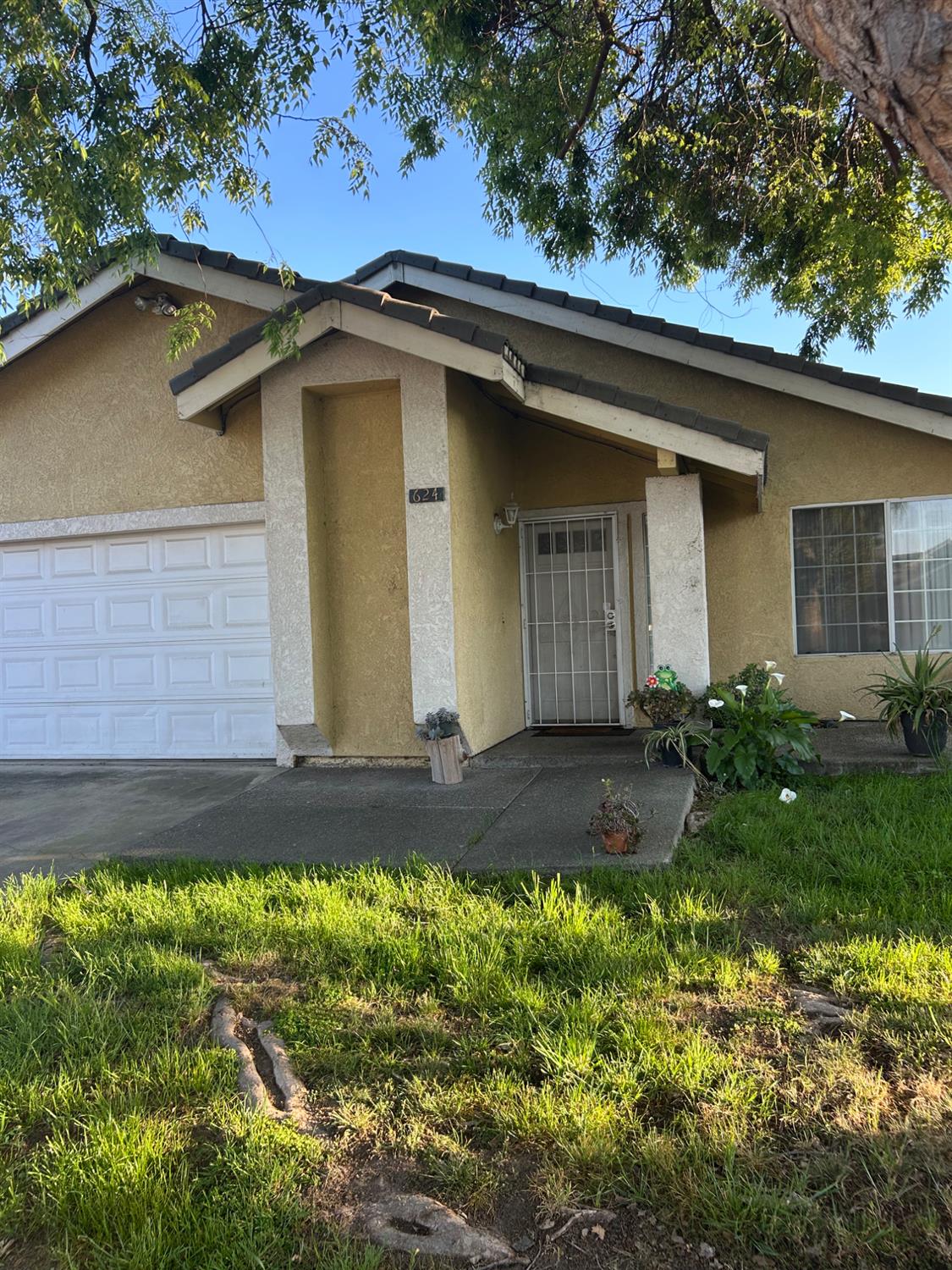 624 Park Hurst Way, Modesto, CA 95358