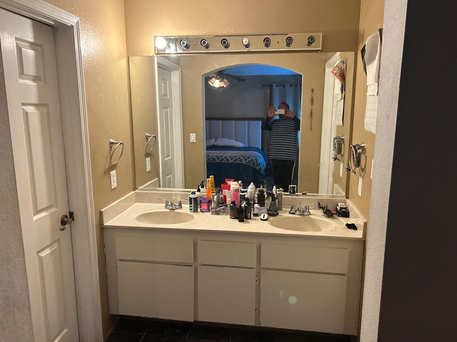 624 Park Hurst Way, Modesto, CA 95358