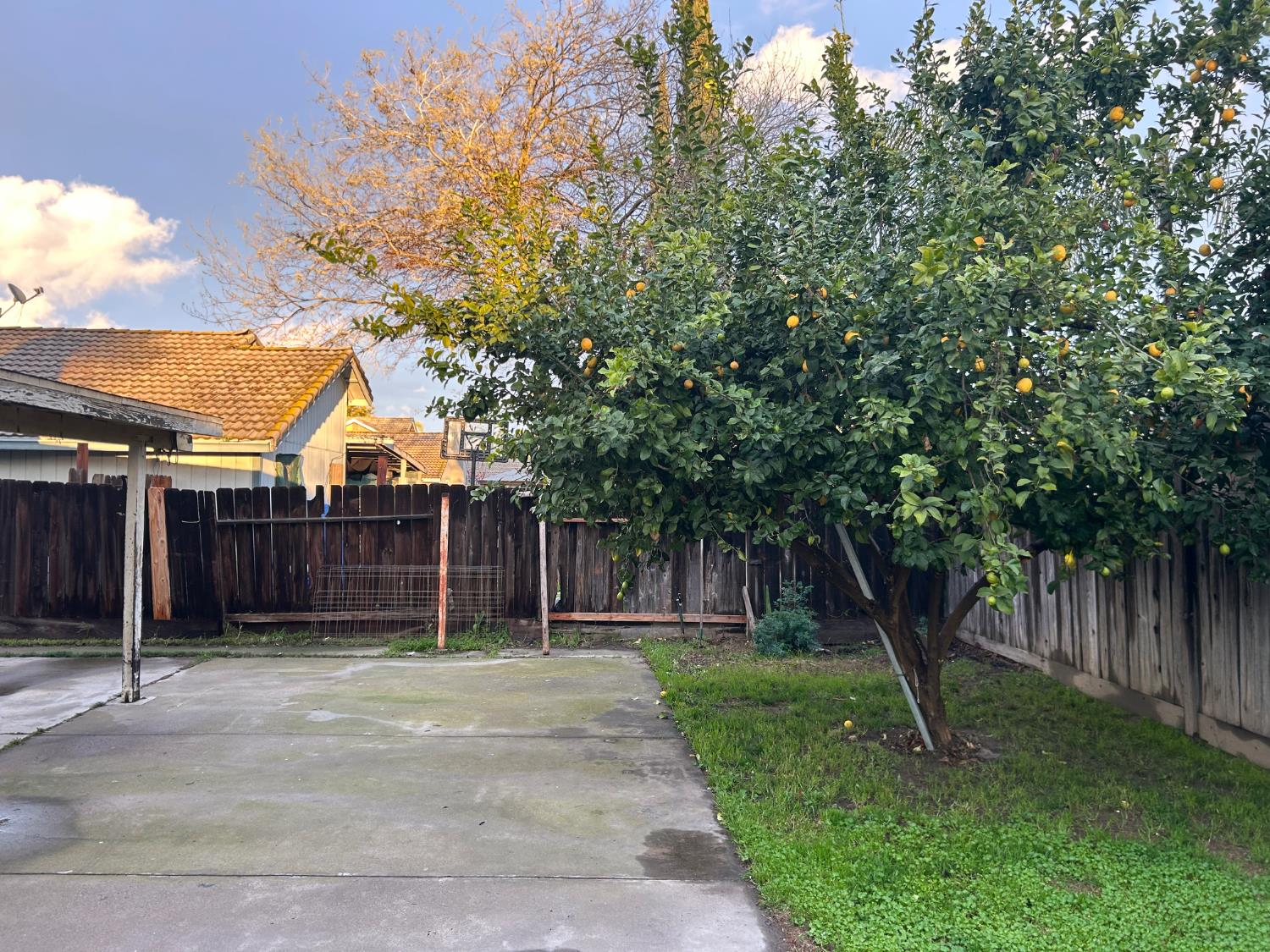 624 Park Hurst Way, Modesto, CA 95358