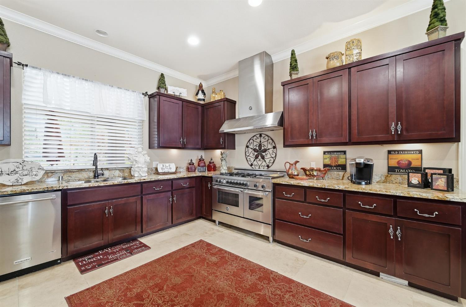 10717 Goldsborough Cir, Oakdale, CA 95361