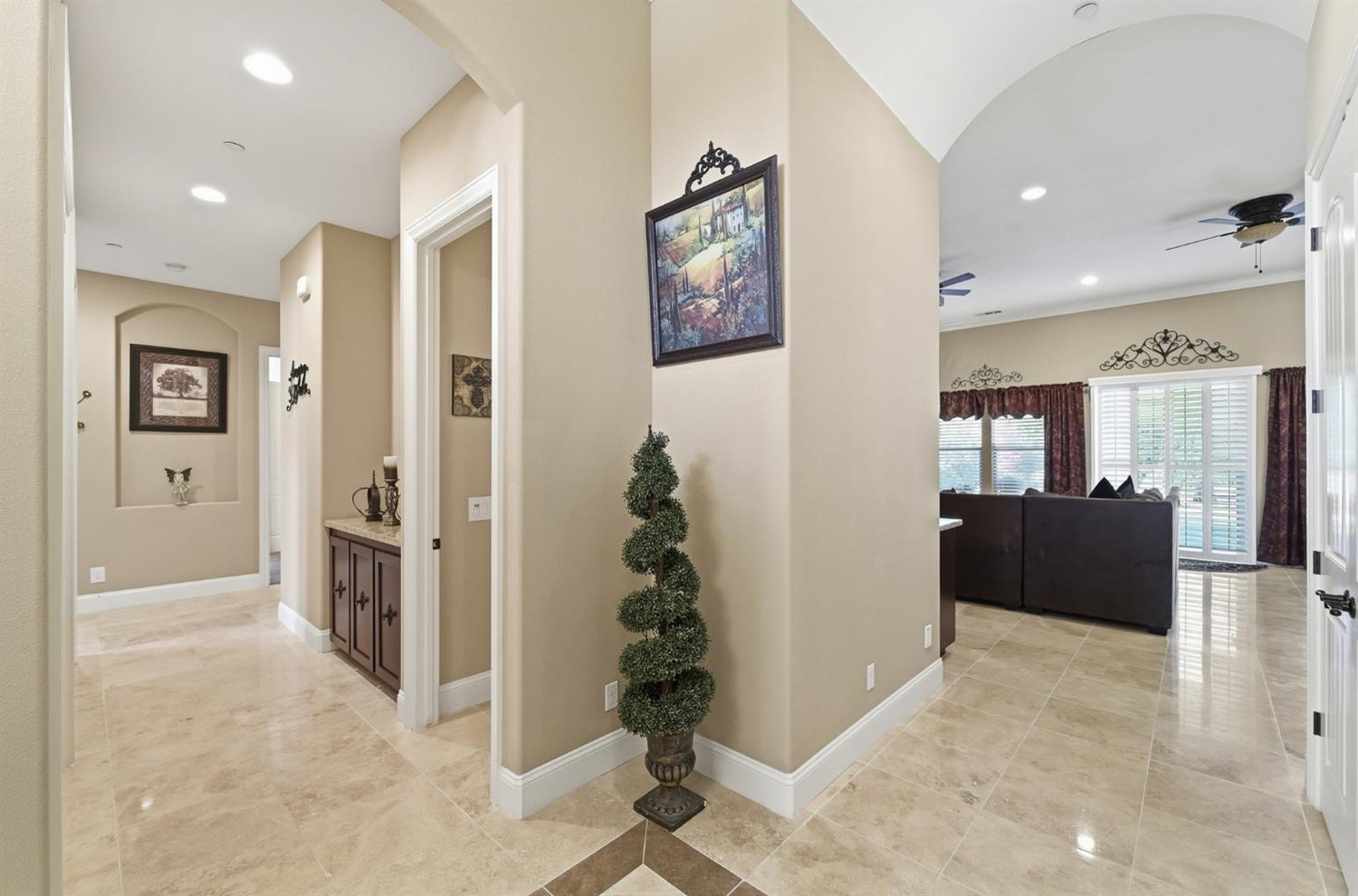 10717 Goldsborough Cir, Oakdale, CA 95361