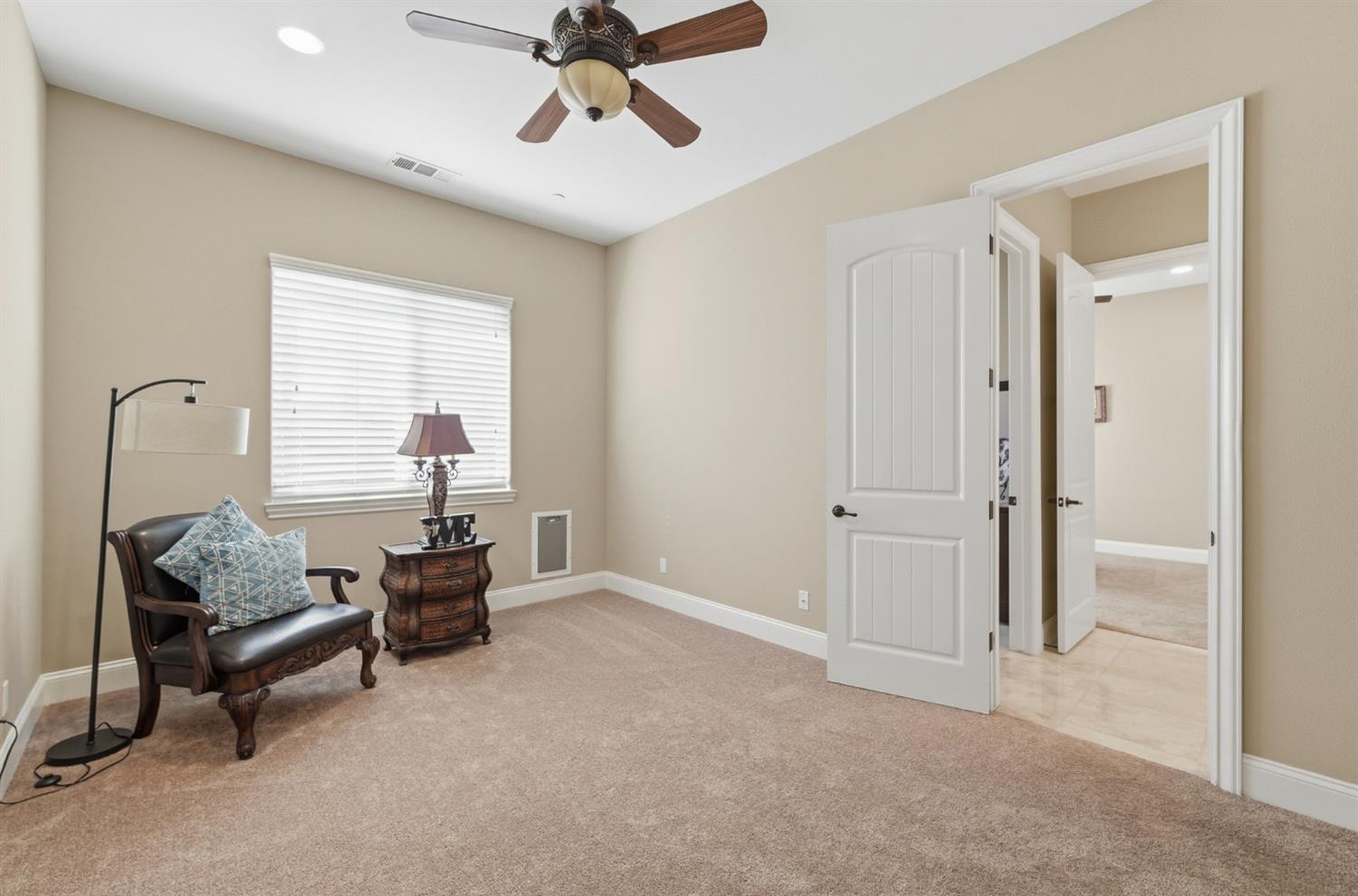 10717 Goldsborough Cir, Oakdale, CA 95361