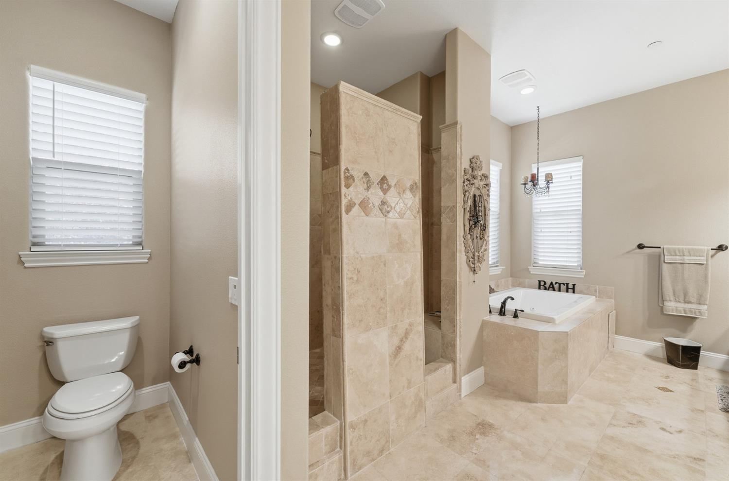 10717 Goldsborough Cir, Oakdale, CA 95361