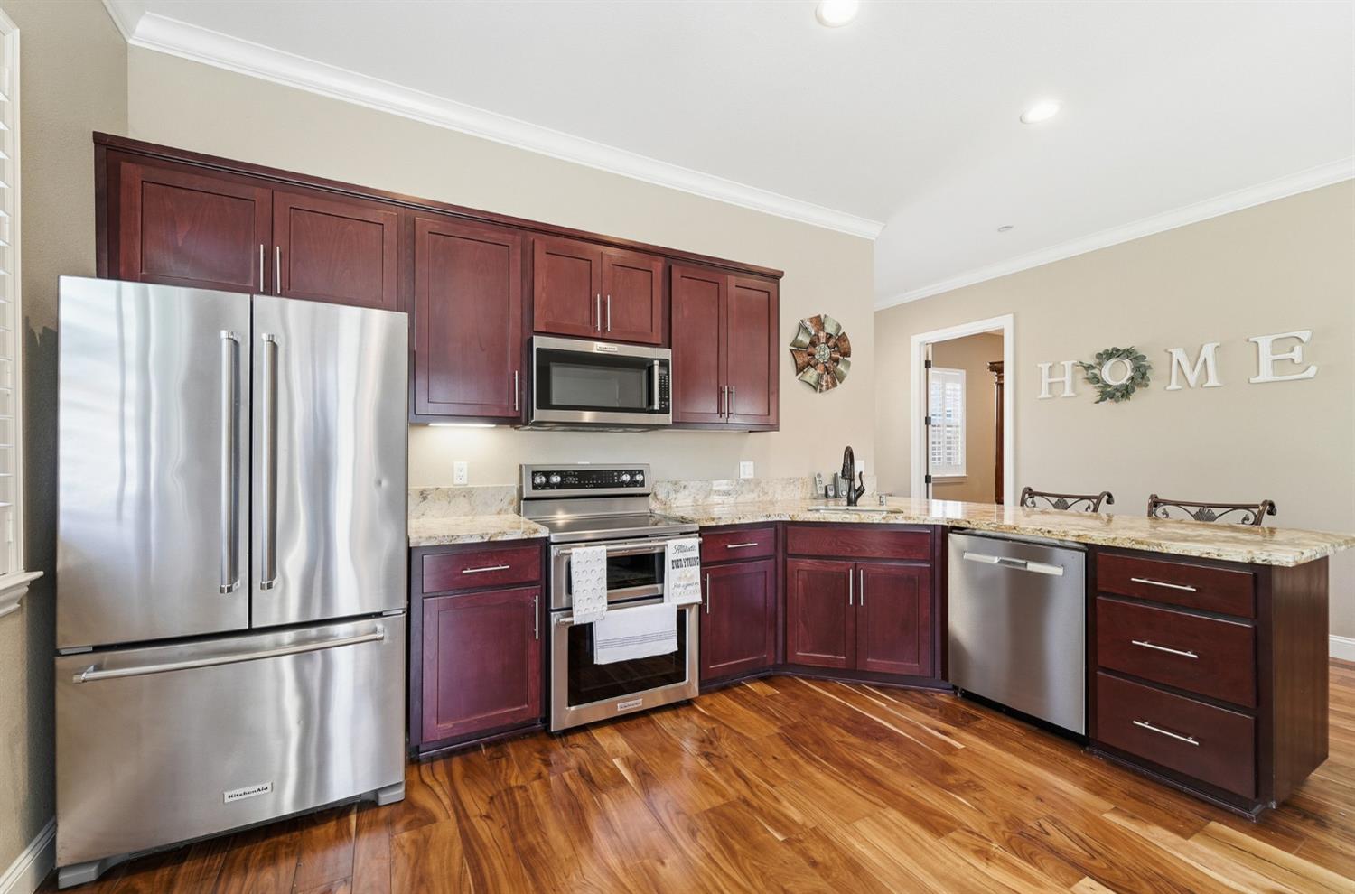 10717 Goldsborough Cir, Oakdale, CA 95361