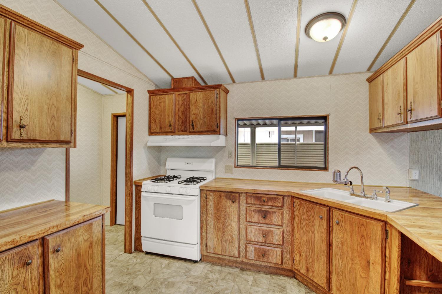 1200 Carpenter Rd #146, Modesto, CA 95351