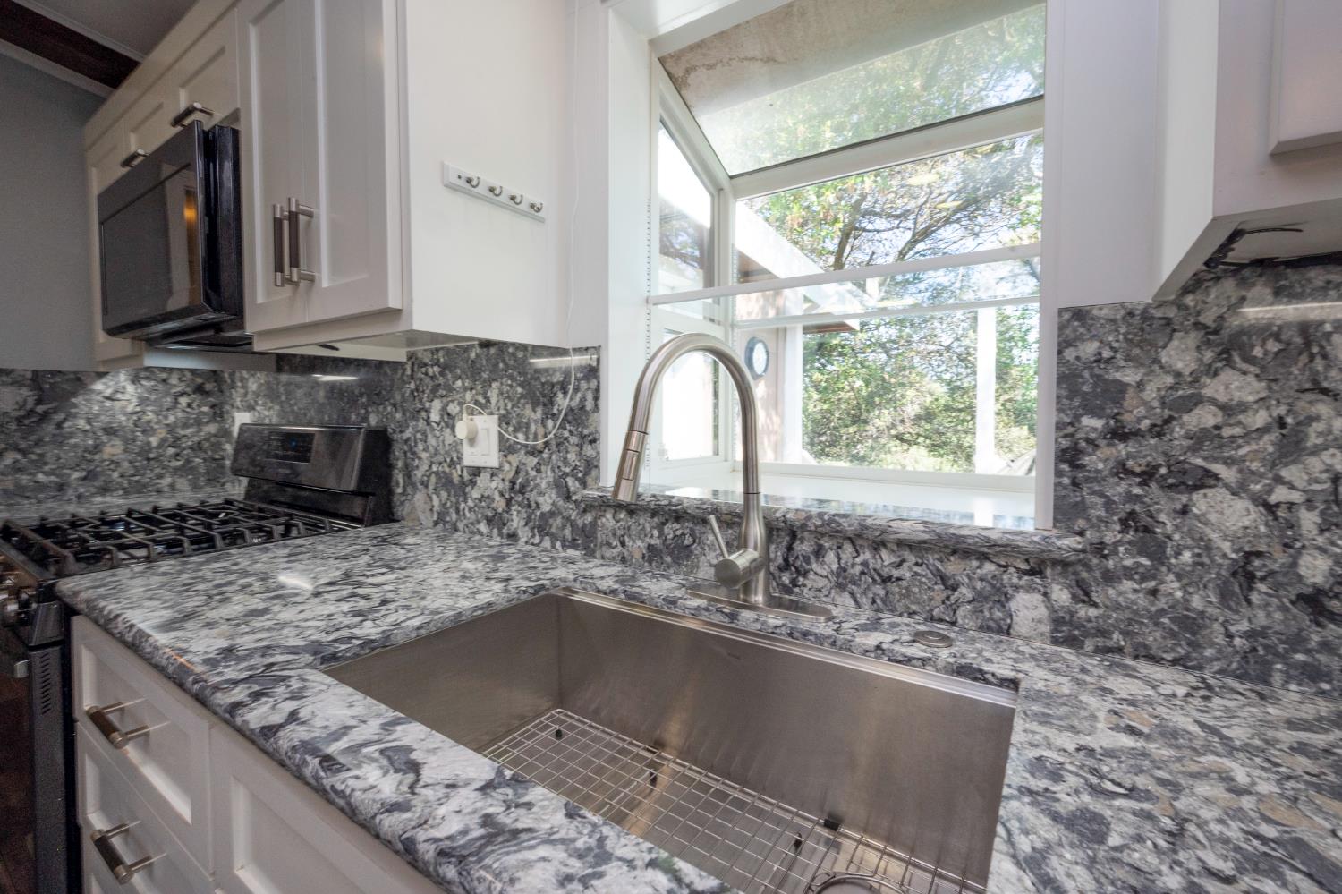 2810 Cheyenne Rd, Copperopolis, CA 95228