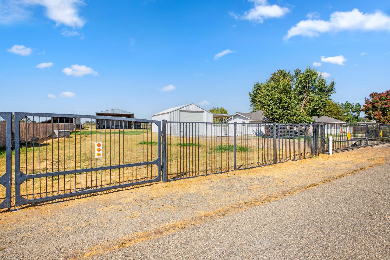 10680 Cleveland Ave, Oakdale, CA 95361