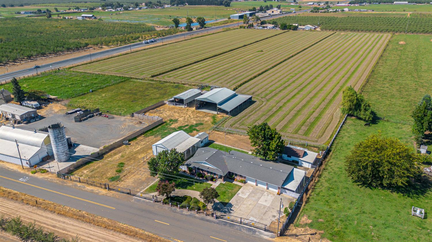 10680 Cleveland Ave, Oakdale, CA 95361