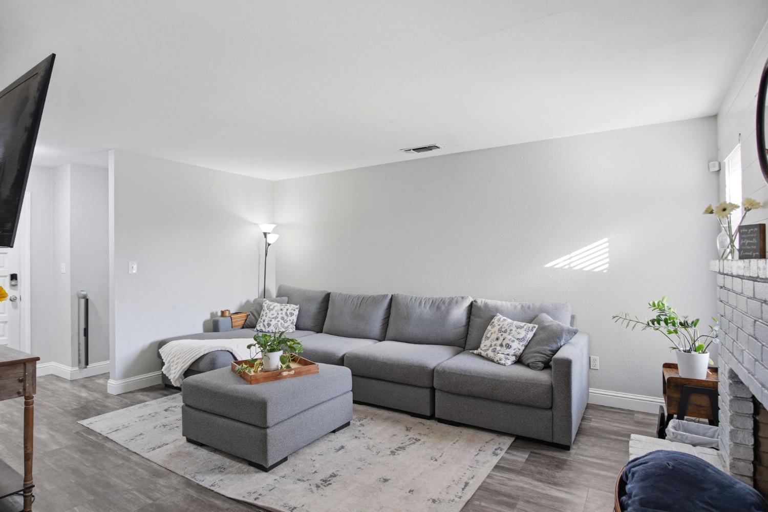 2140 Georgia Way, Turlock, CA 95382