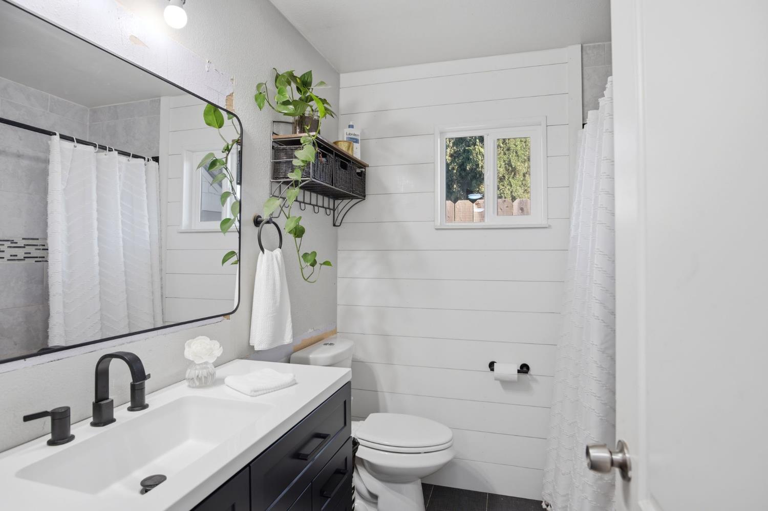 2140 Georgia Way, Turlock, CA 95382