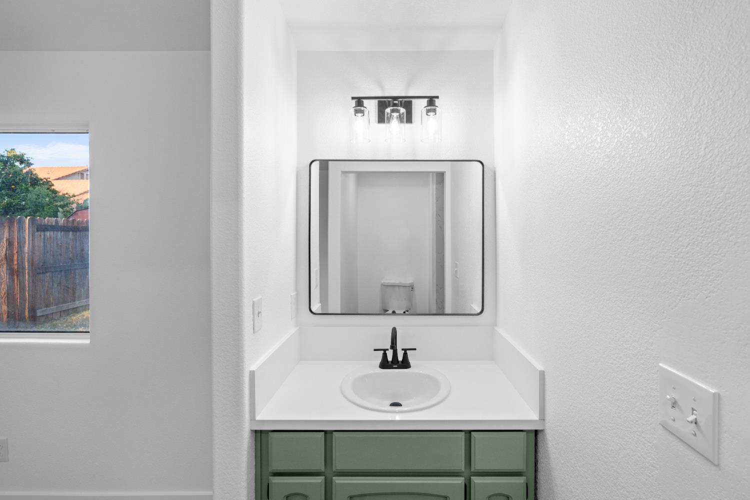 254 Louie Ave, Los Banos, CA 93635