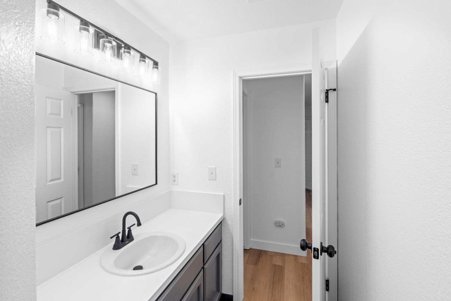 254 Louie Ave, Los Banos, CA 93635