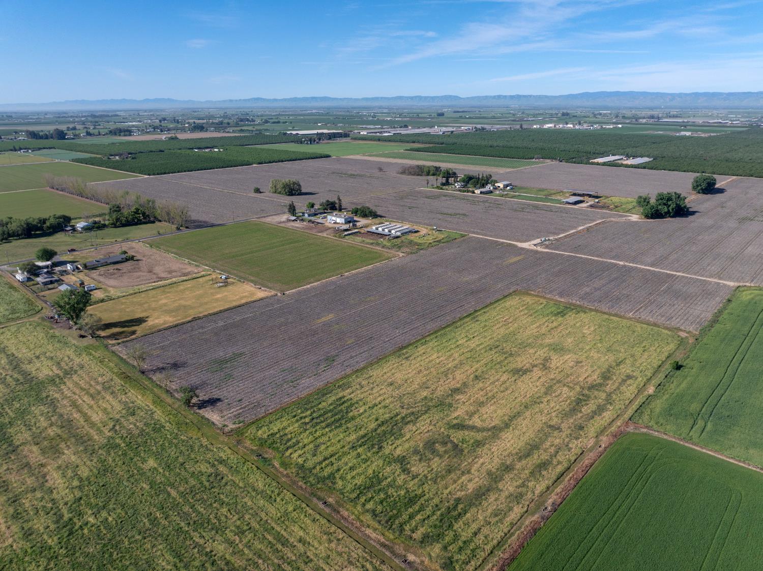 3725 W Simmons Rd, Turlock, CA 95380