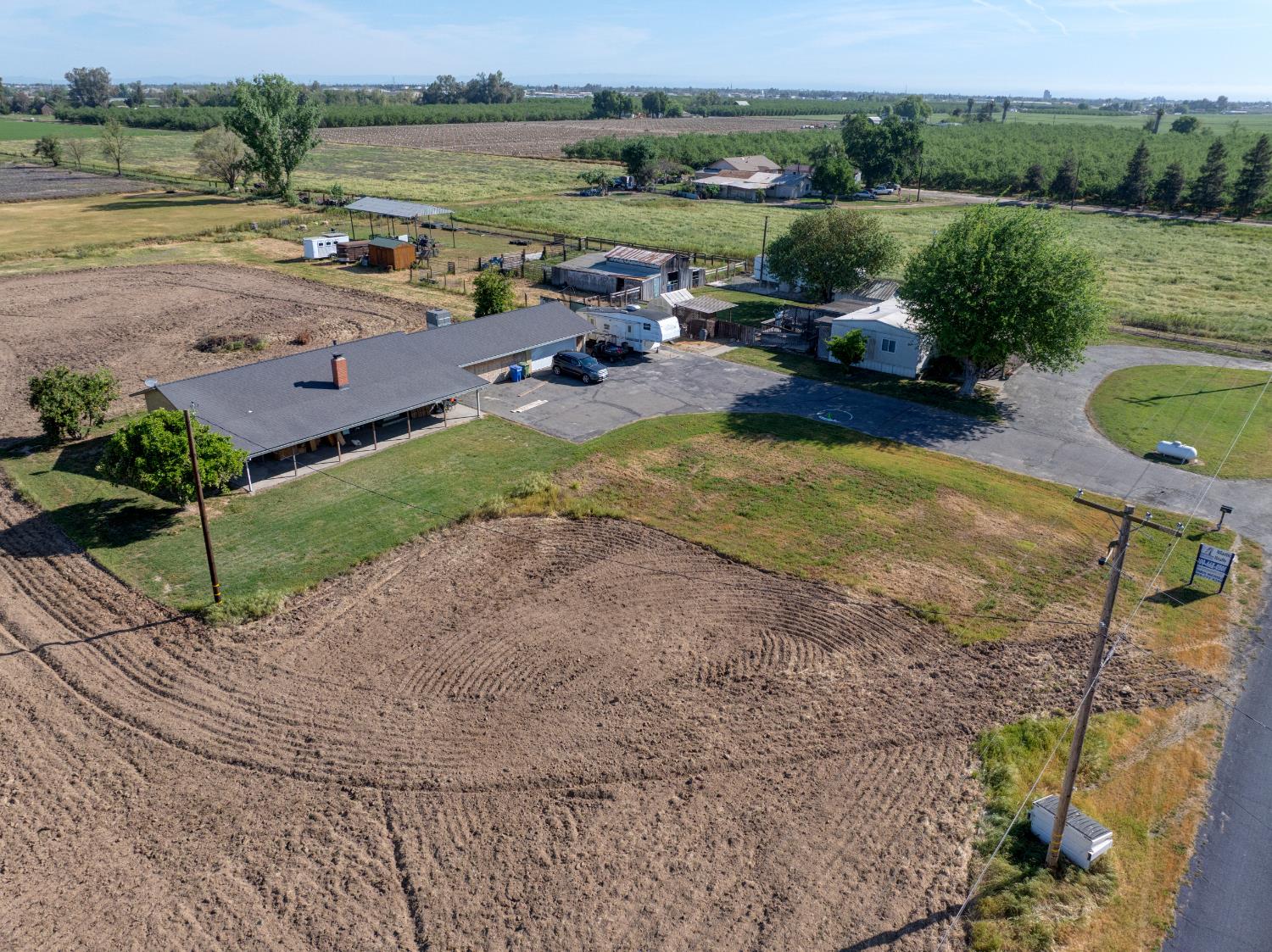 3725 W Simmons Rd, Turlock, CA 95380