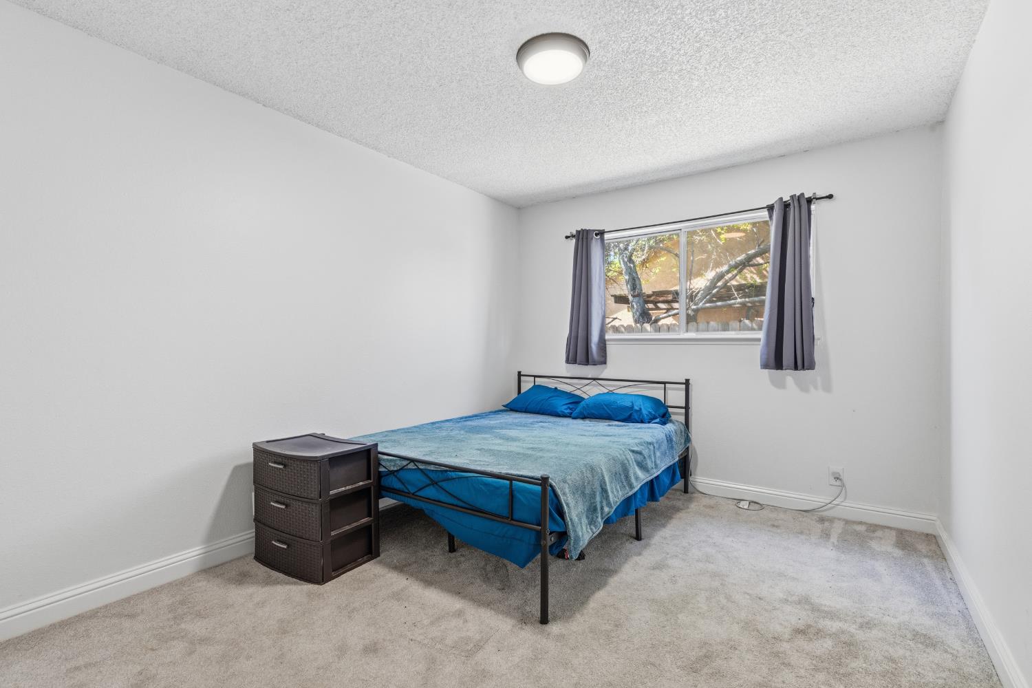 1975 E Alexander Ave, Merced, CA 95340