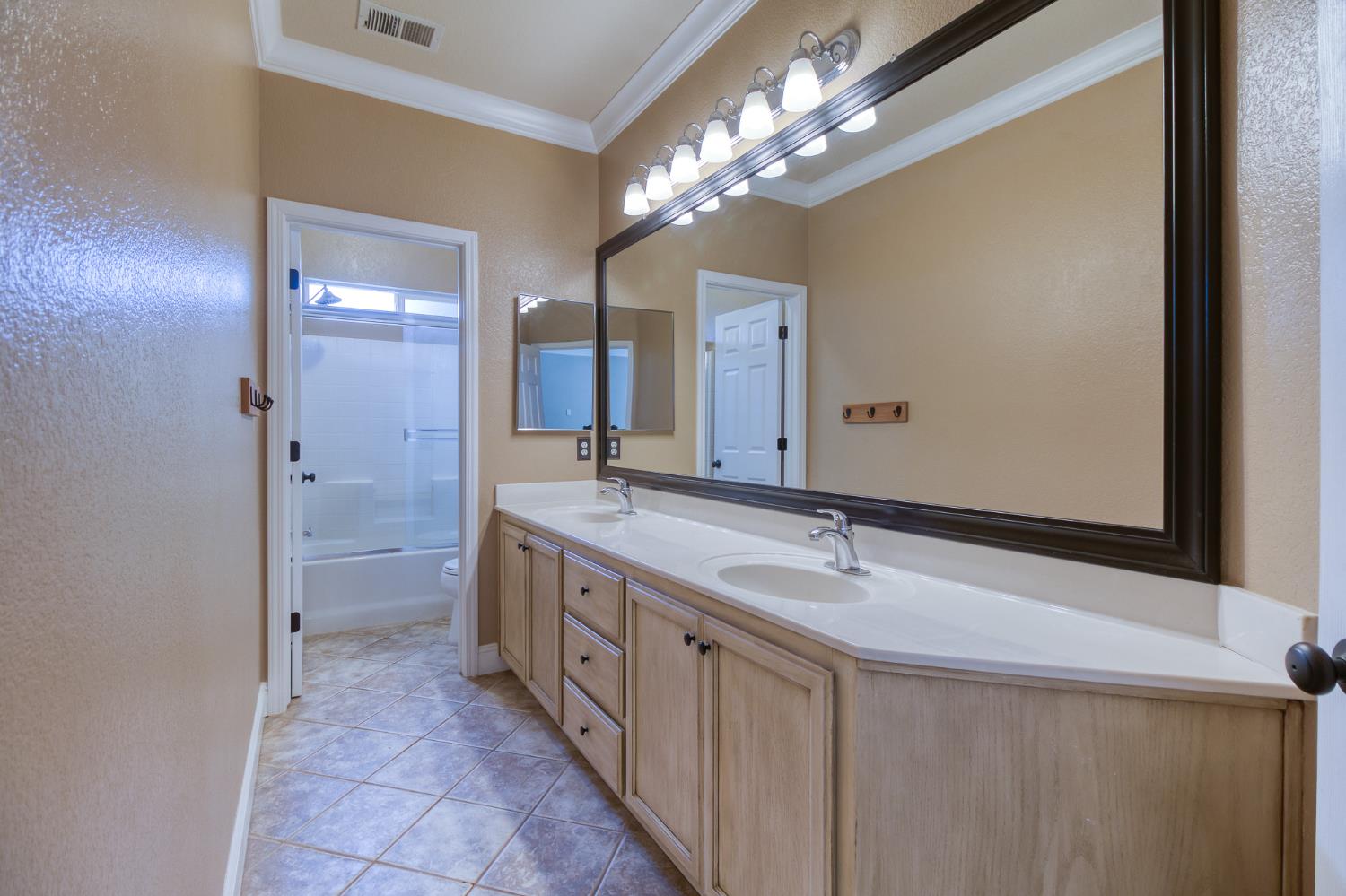 3701 Amestoy Ct, Modesto, CA 95355