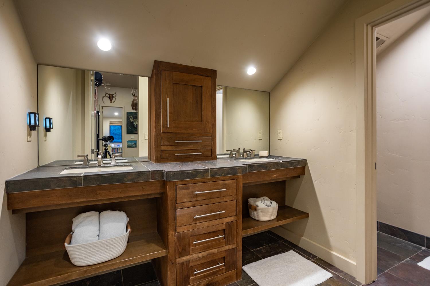 11790 Hidden Glen Ct, Oakdale, CA 95361