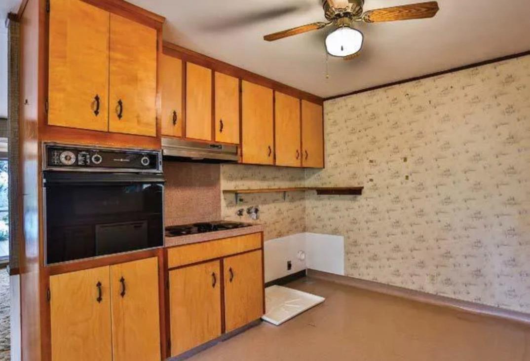 1172 Hodson Rd, Copperopolis, CA 95228