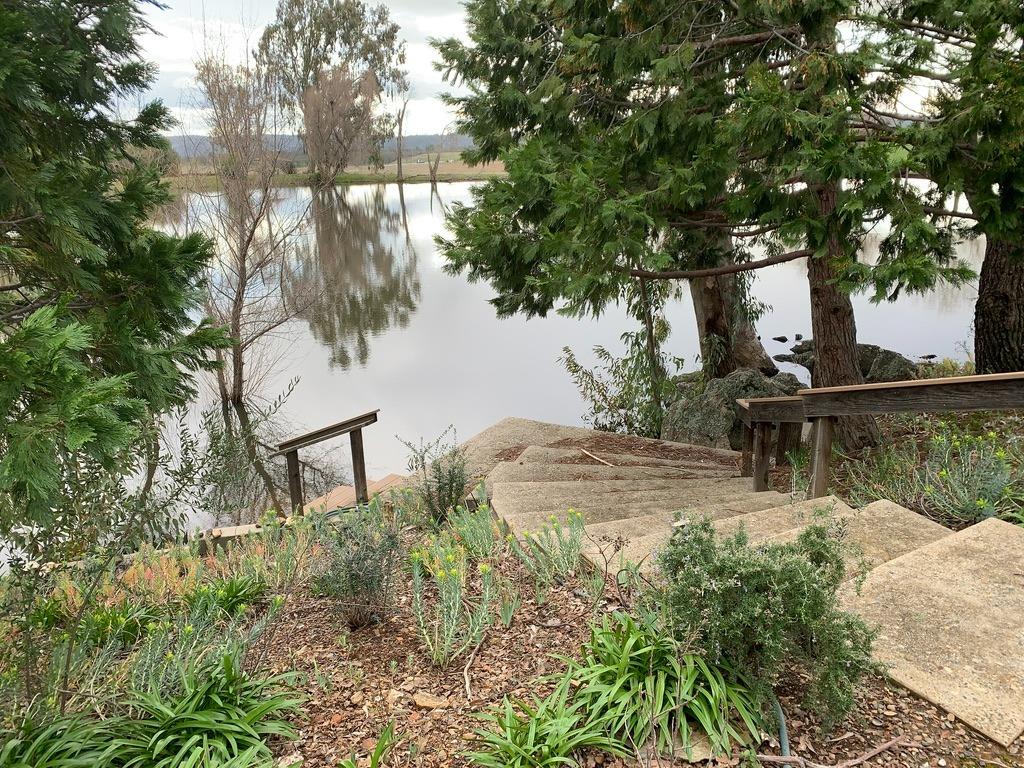 1172 Hodson Rd, Copperopolis, CA 95228