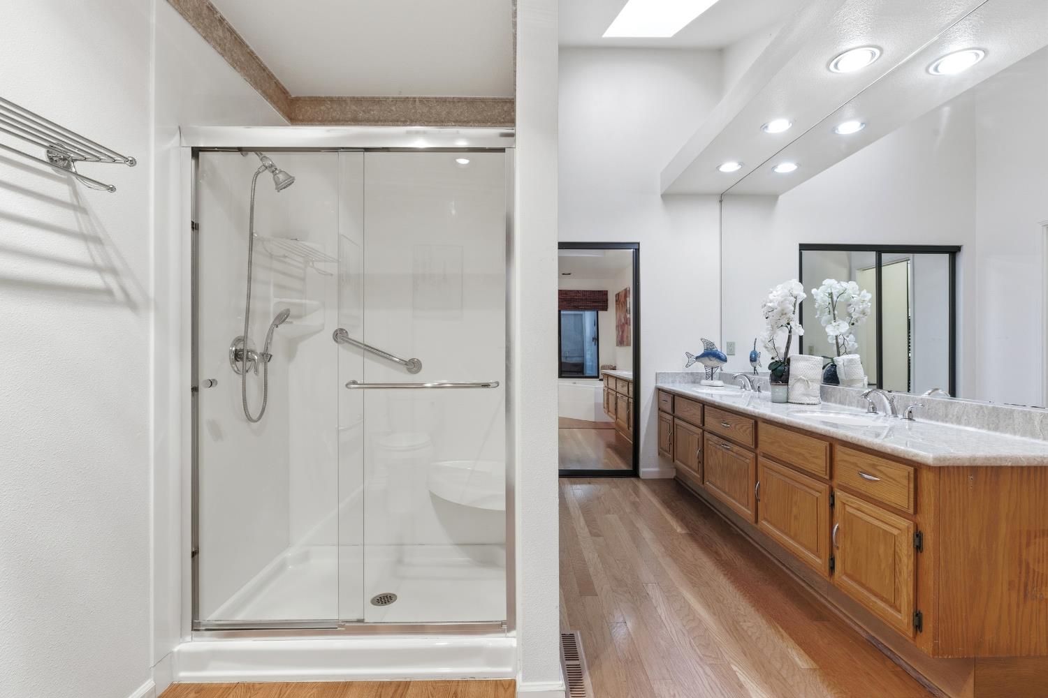 1833 Edgebrook Dr #A, Modesto, CA 95354