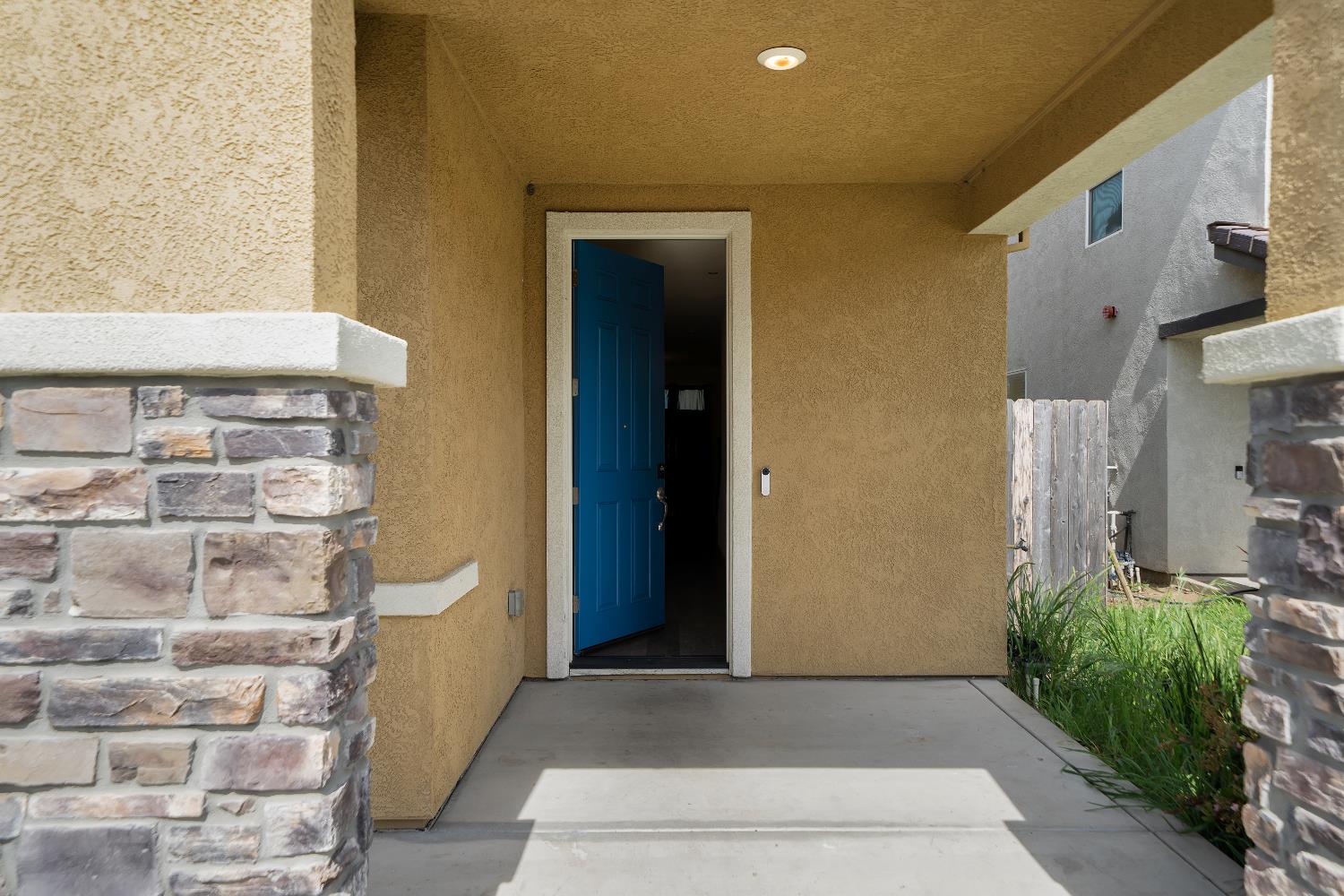 815 Starke Dr, Ceres, CA 95307