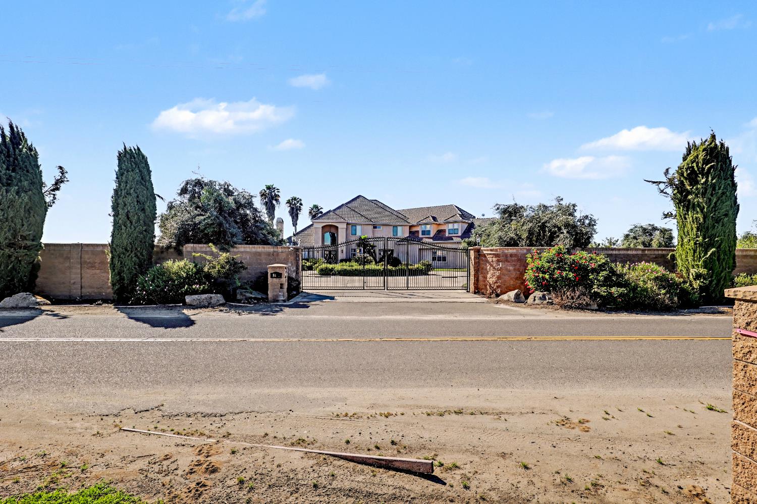 8499 Monte Cristo Ave, Livingston, CA 95334