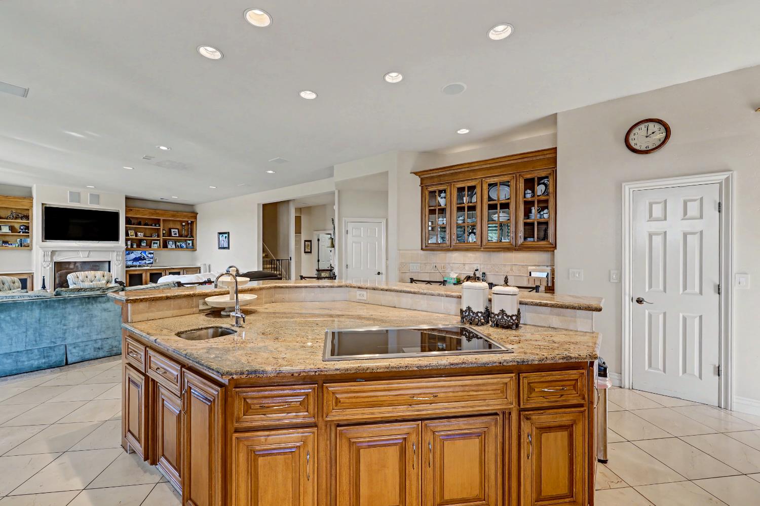 8499 Monte Cristo Ave, Livingston, CA 95334