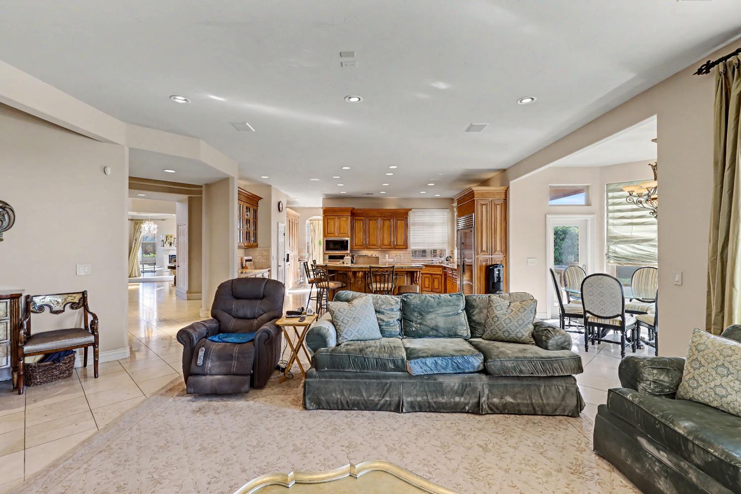 8499 Monte Cristo Ave, Livingston, CA 95334