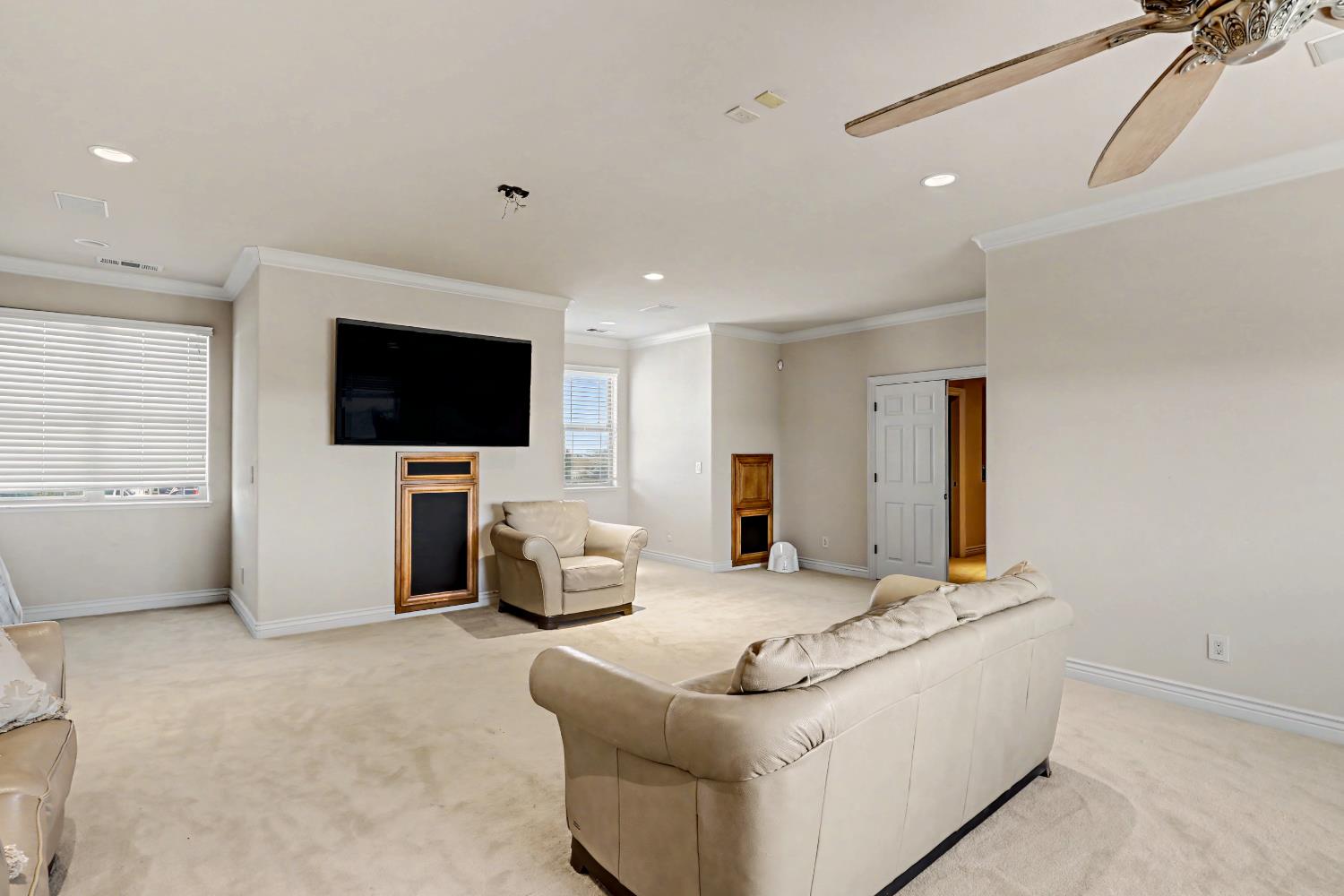 8499 Monte Cristo Ave, Livingston, CA 95334