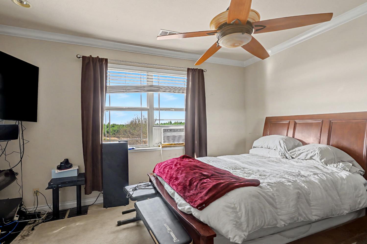 8499 Monte Cristo Ave, Livingston, CA 95334