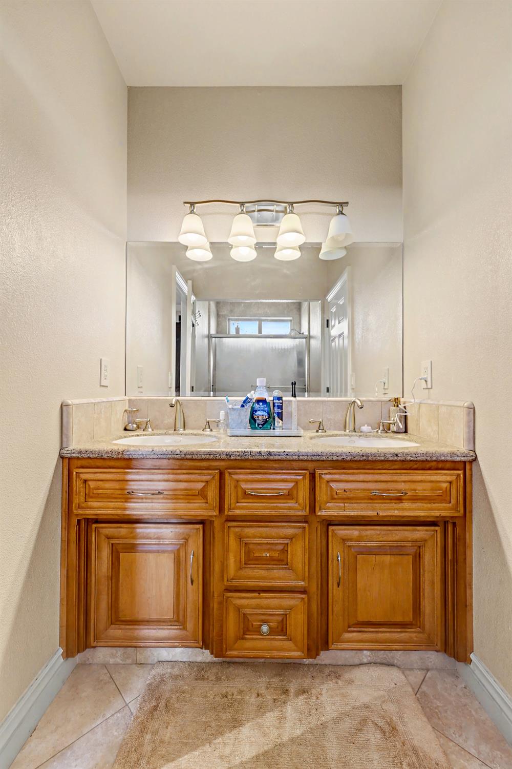 8499 Monte Cristo Ave, Livingston, CA 95334