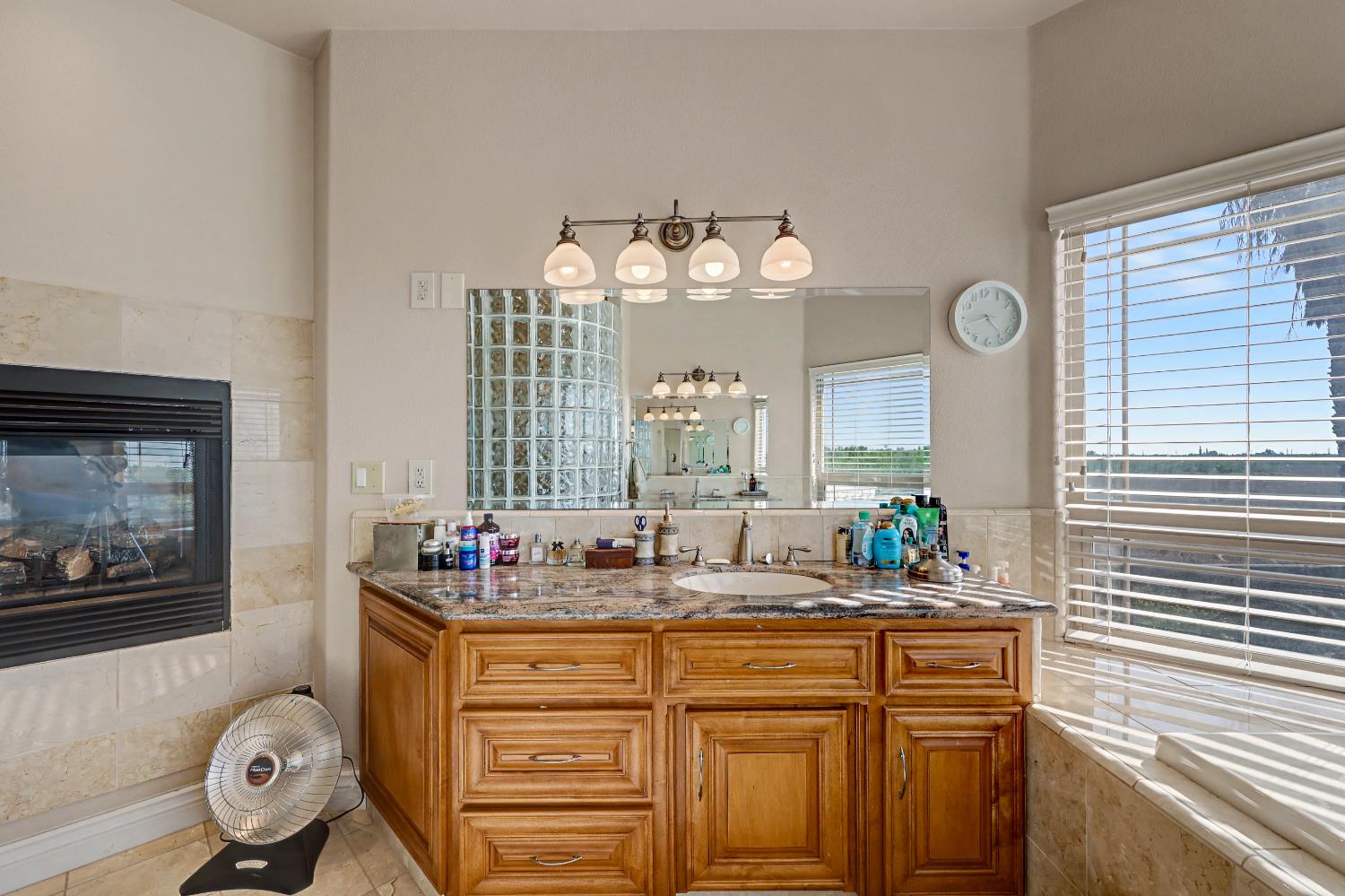 8499 Monte Cristo Ave, Livingston, CA 95334