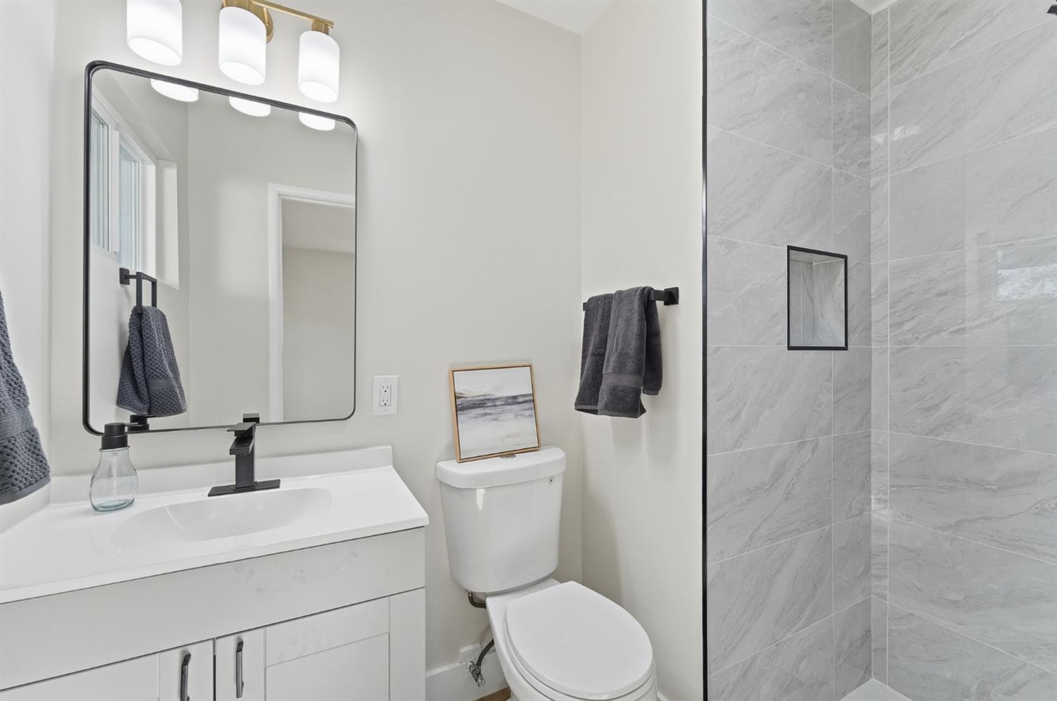 1626 Vicksburg St, Modesto, CA 95351