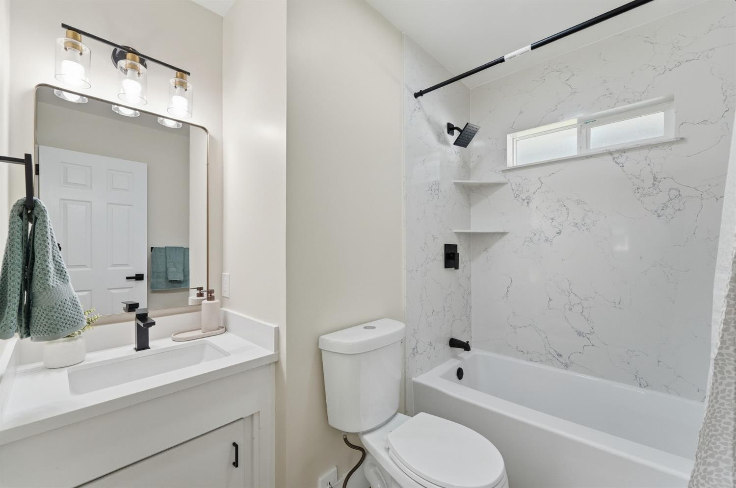 1626 Vicksburg St, Modesto, CA 95351