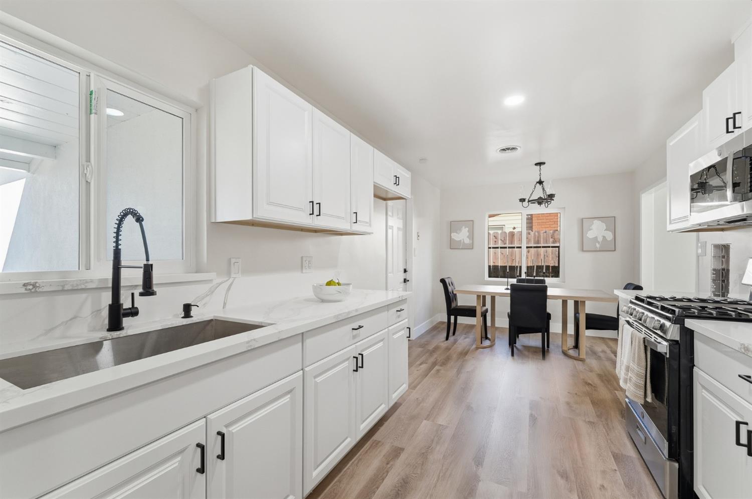 1626 Vicksburg St, Modesto, CA 95351