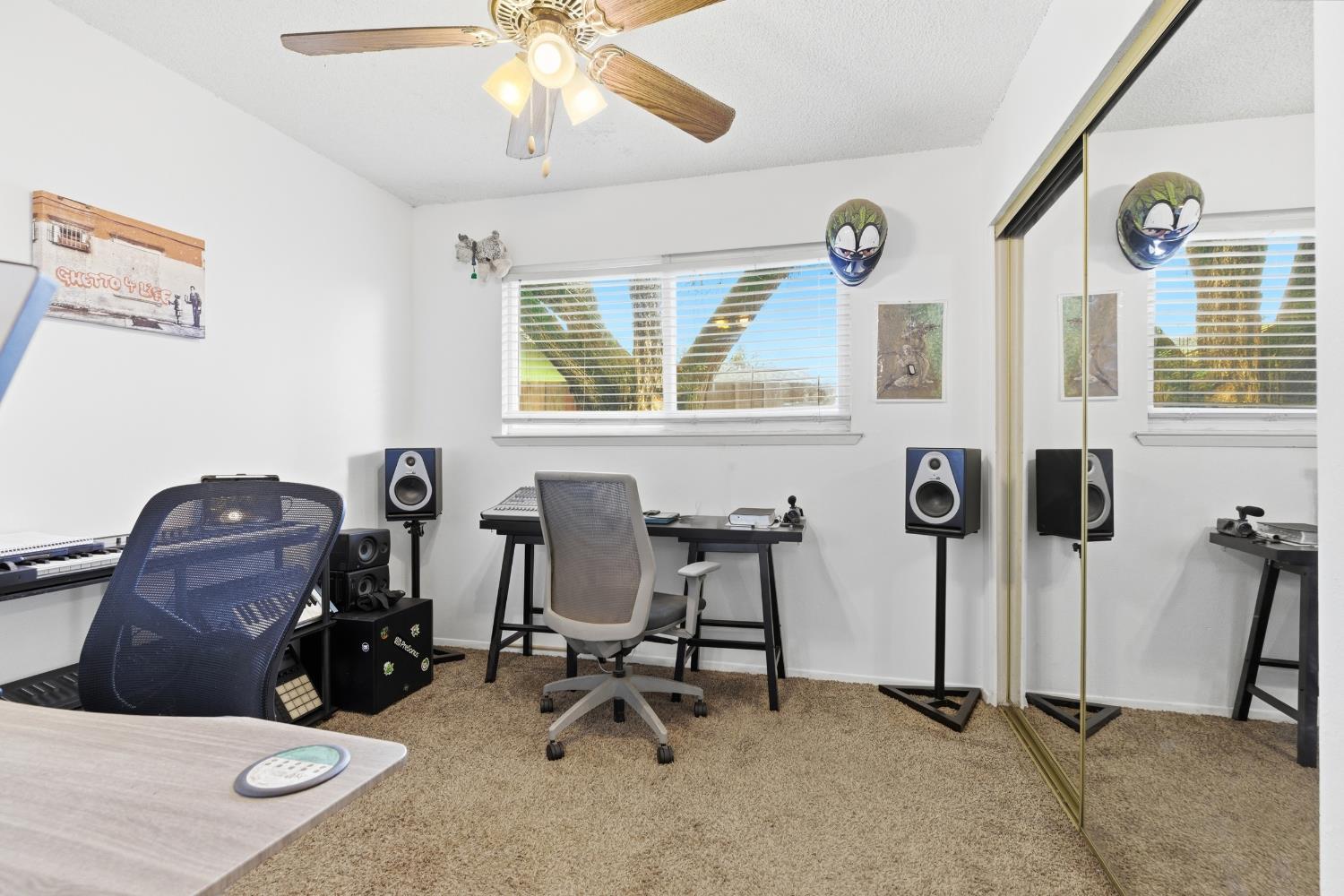 3432 Colonial Dr, Modesto, CA 95350