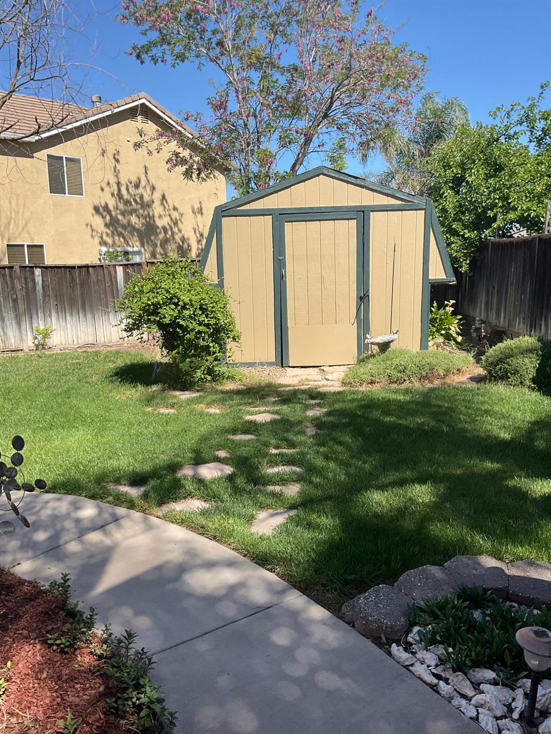 1880 Lane Ct, Los Banos, CA 93635