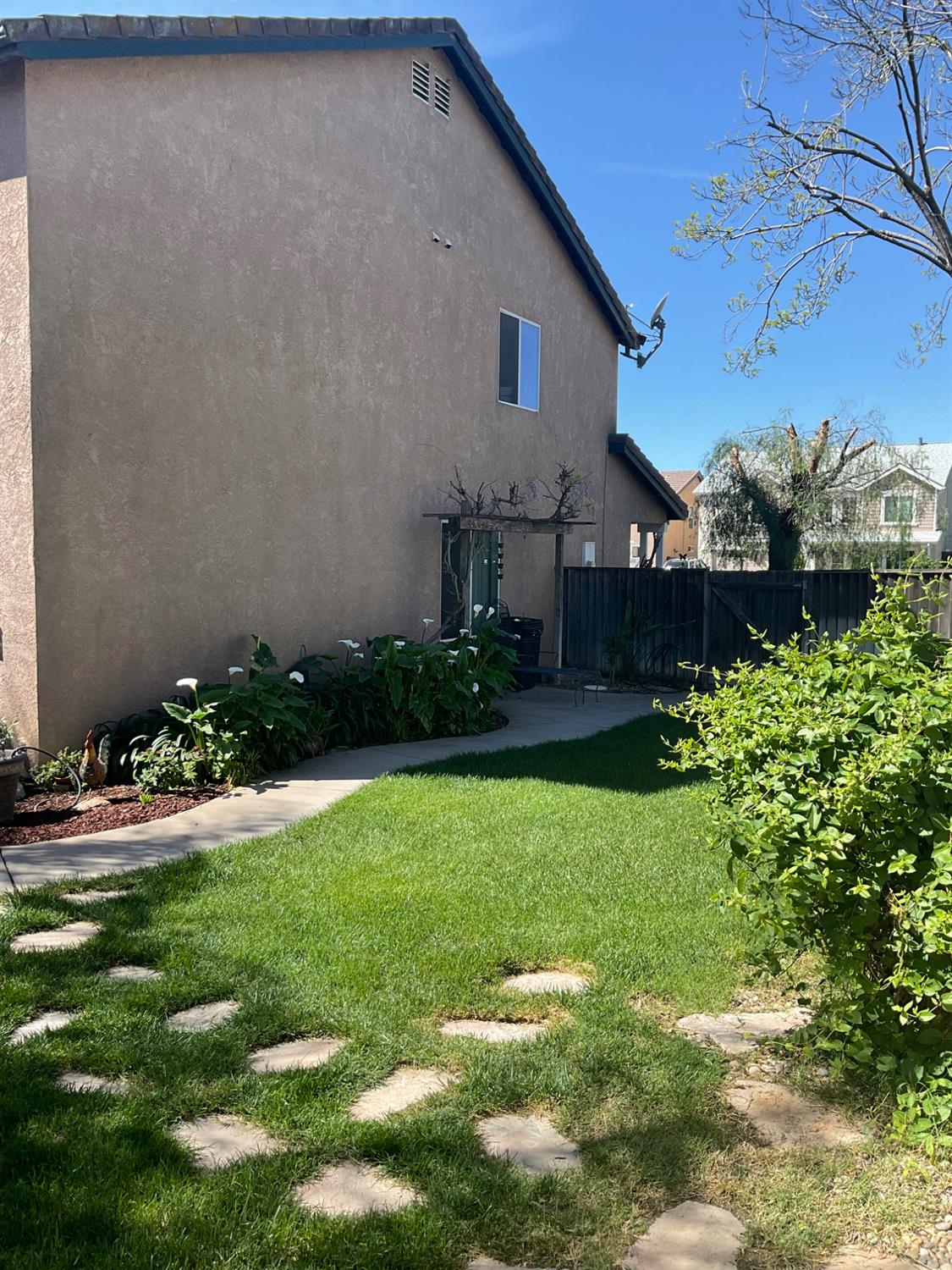 1880 Lane Ct, Los Banos, CA 93635