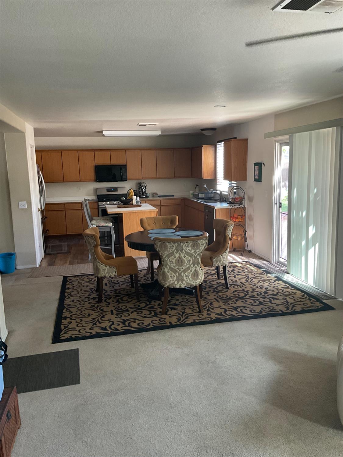 1880 Lane Ct, Los Banos, CA 93635