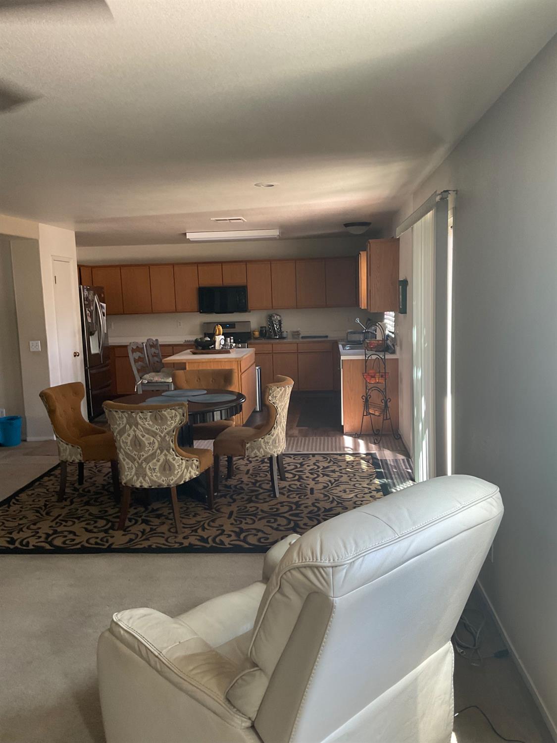 1880 Lane Ct, Los Banos, CA 93635