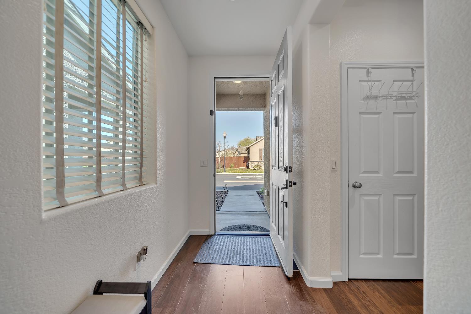 844 Castellona Dr, Newman, CA 95360